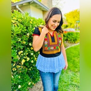 Beautiful mexican clothing. Top from the state of Oaxaca. Black & white.